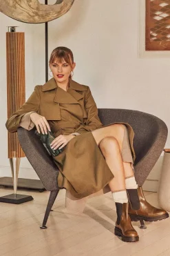 Alma Chunky Leather Chelsea Boot - Off