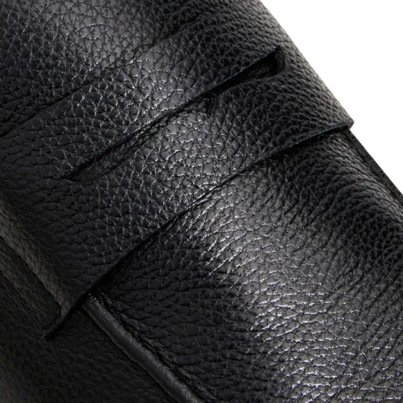 Lastra Slip-On Leather Loafer-Black